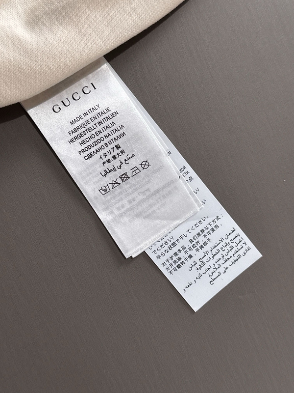 ブランドTシャツ着用イメージ